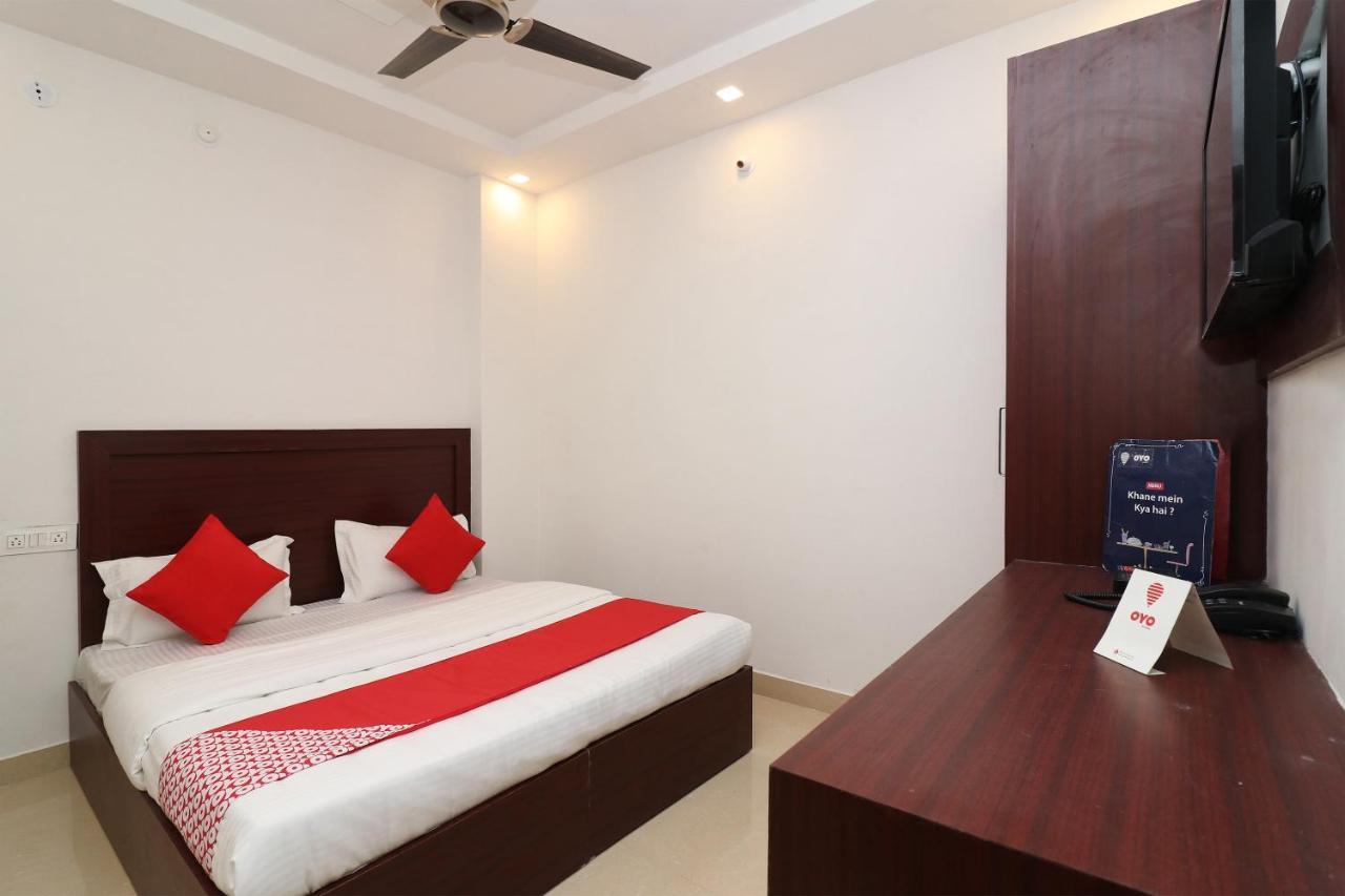 Oyo 1021 Hotel Gayatri Residency Tirath Exterior photo