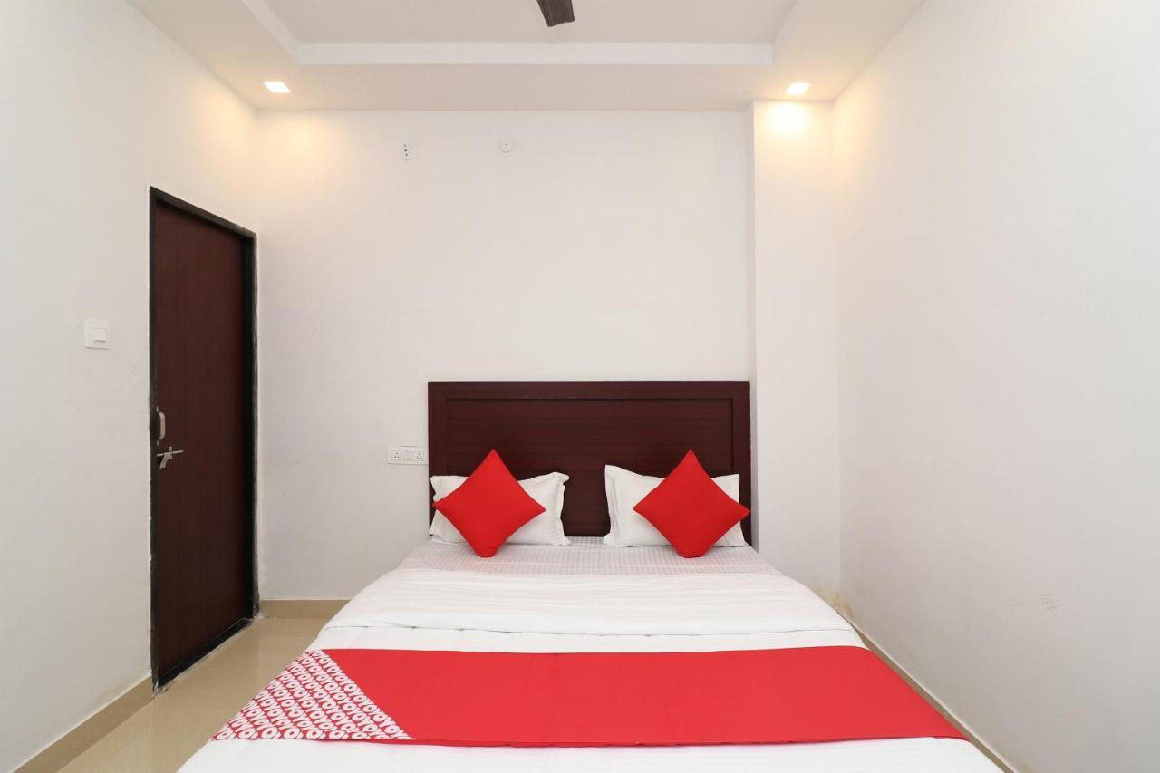 Oyo 1021 Hotel Gayatri Residency Tirath Exterior photo