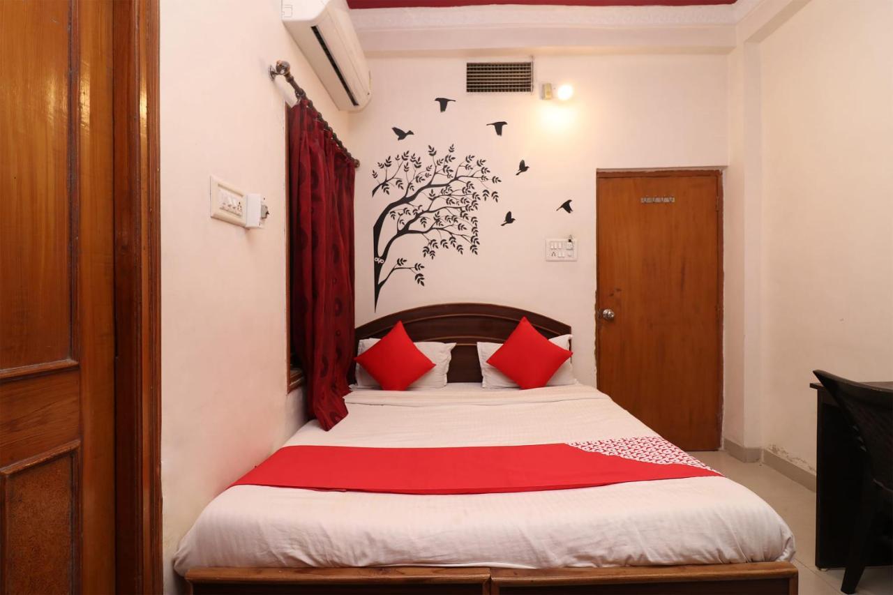 Oyo 1021 Hotel Gayatri Residency Tirath Exterior photo